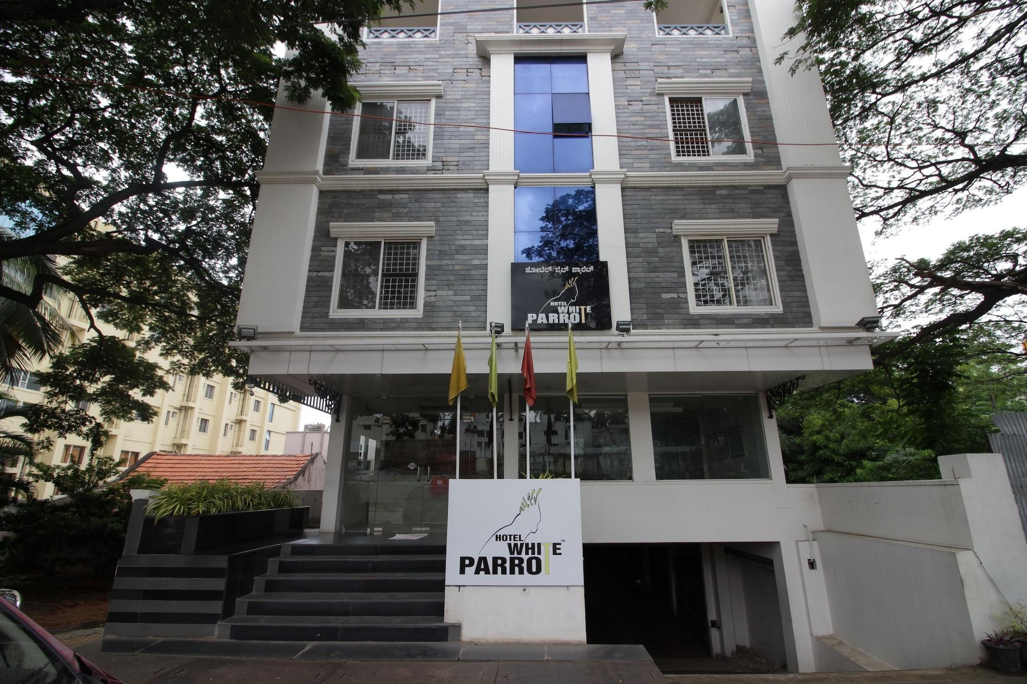 Hotel White Parrot Maisúr Exteriér fotografie